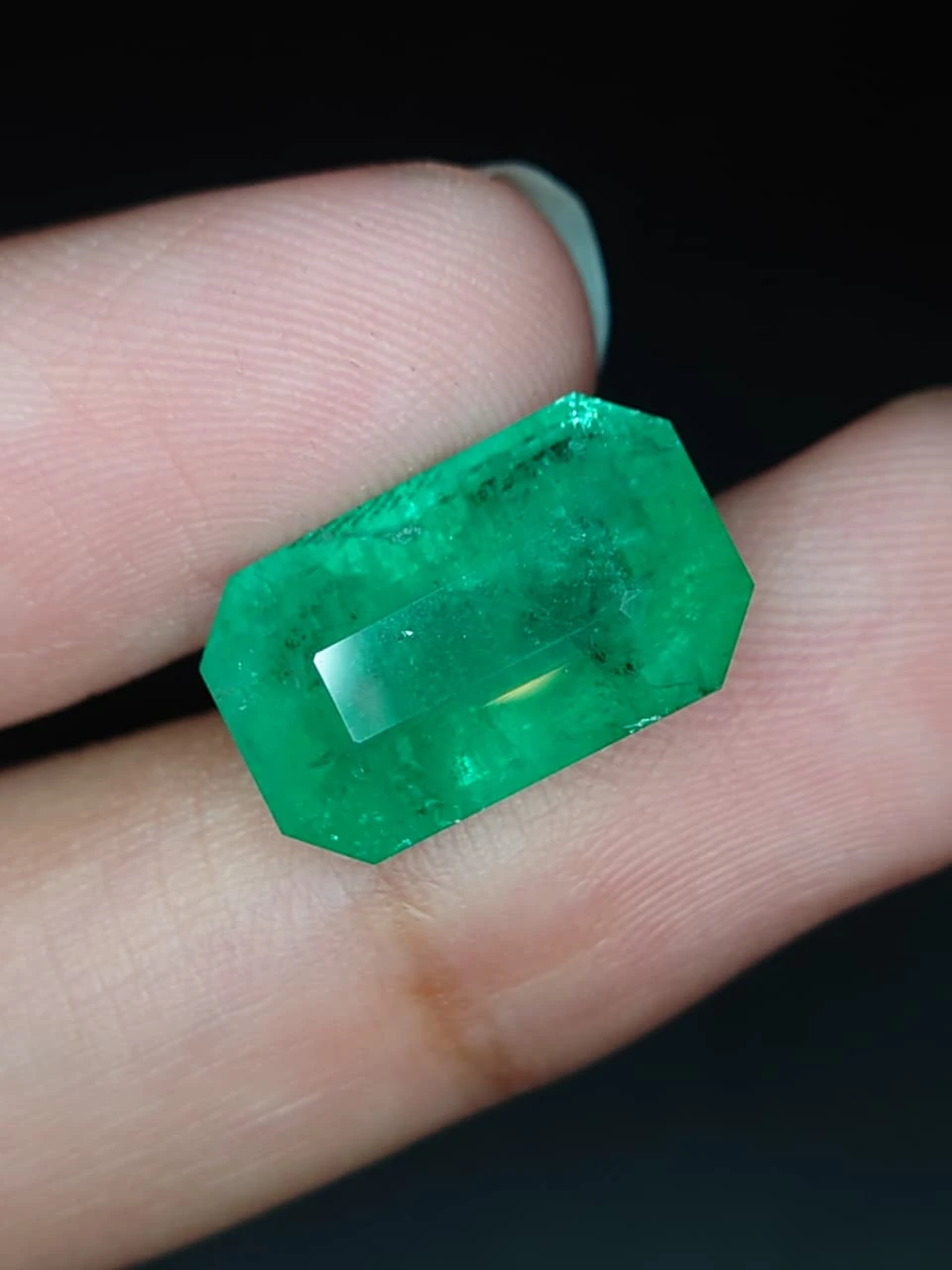 7.1ct Natural Colombian Emerald Loose Gemstone from Colombia — view 3